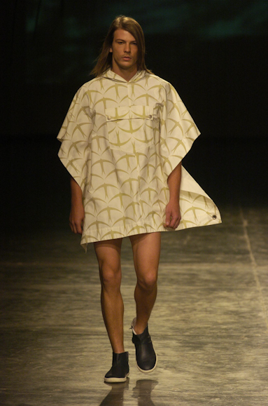 desfiles-osklen-saopauloverao2005rtw-117
