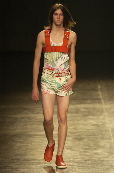desfiles-osklen-saopauloverao2005rtw-131