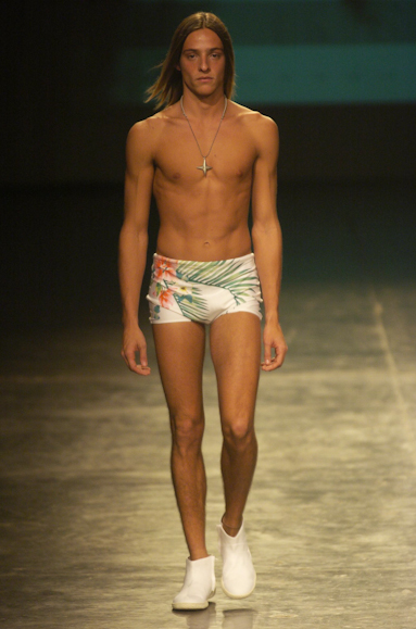 desfiles-osklen-saopauloverao2005rtw-134