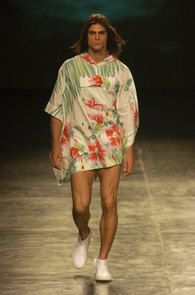 desfiles-osklen-saopauloverao2005rtw-136