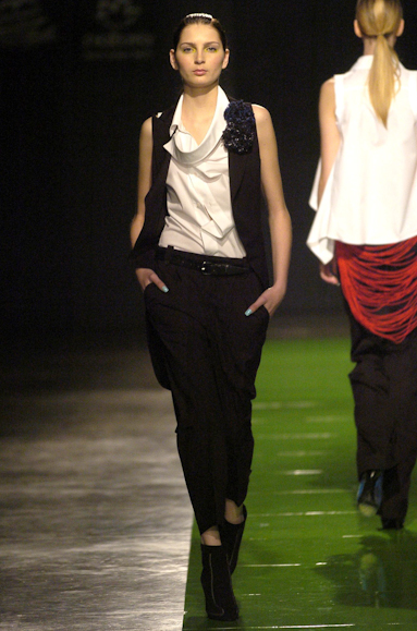 desfiles-reinaldolourenco-saopauloverao2005rtw-103