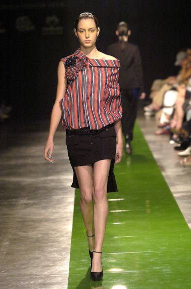 desfiles-reinaldolourenco-saopauloverao2005rtw-109