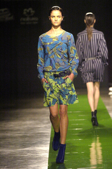 desfiles-reinaldolourenco-saopauloverao2005rtw-120