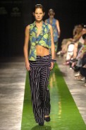 desfiles-reinaldolourenco-saopauloverao2005rtw-124