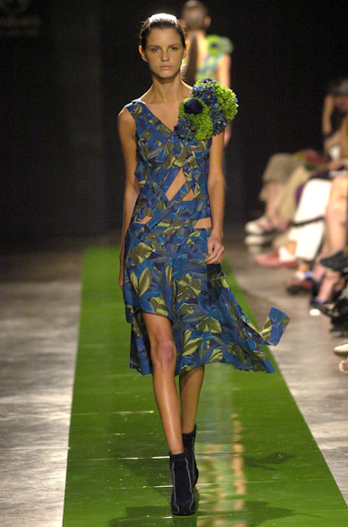 desfiles-reinaldolourenco-saopauloverao2005rtw-131