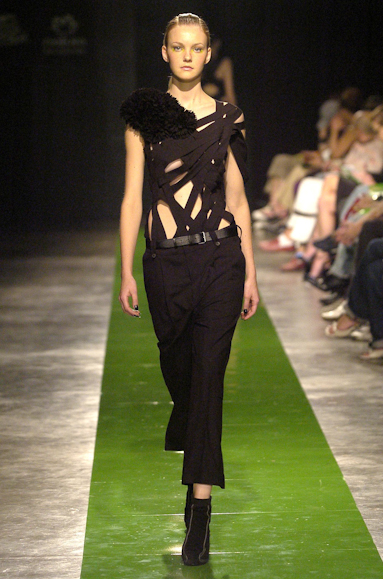 desfiles-reinaldolourenco-saopauloverao2005rtw-137