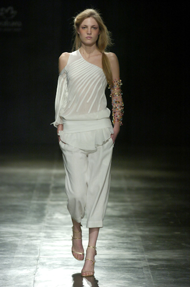 desfiles-renatoloureiro-saopauloverao2005rtw-103