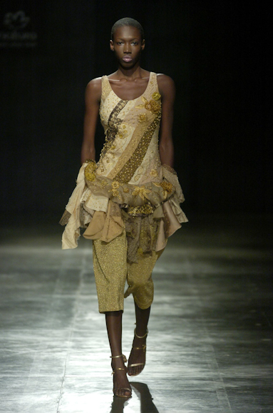 desfiles-renatoloureiro-saopauloverao2005rtw-110