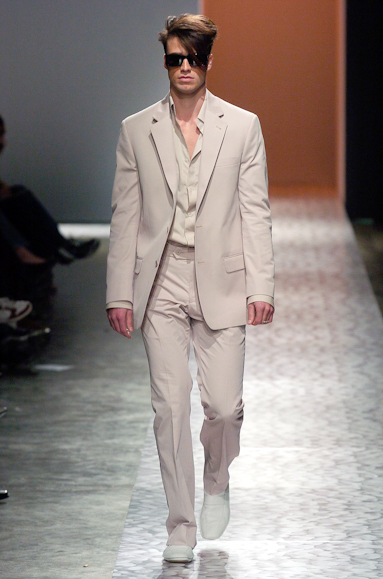 desfiles-ricardoalmeida-saopauloverao2005rtw-100