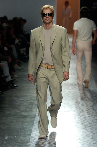 desfiles-ricardoalmeida-saopauloverao2005rtw-108
