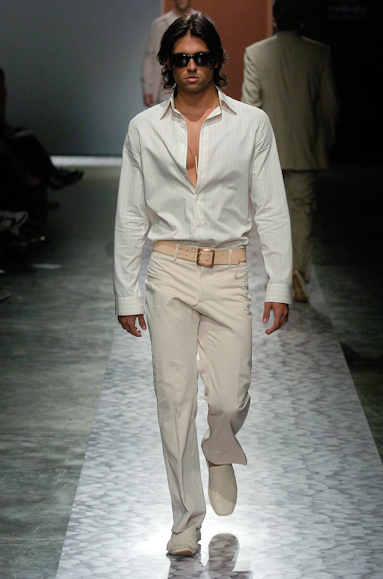 desfiles-ricardoalmeida-saopauloverao2005rtw-109