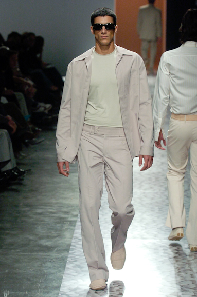 desfiles-ricardoalmeida-saopauloverao2005rtw-110
