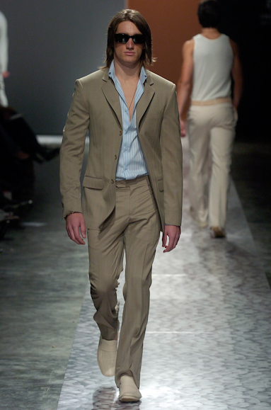desfiles-ricardoalmeida-saopauloverao2005rtw-113