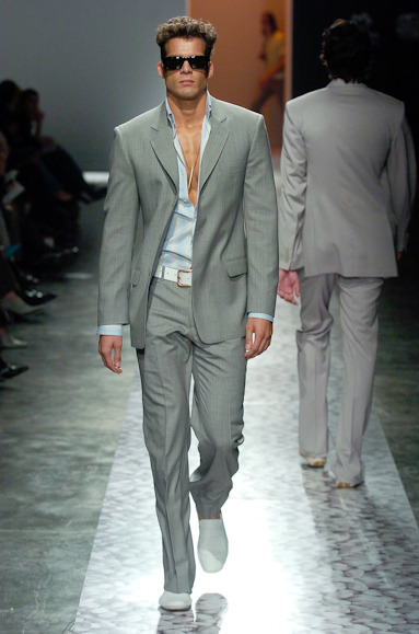 desfiles-ricardoalmeida-saopauloverao2005rtw-115