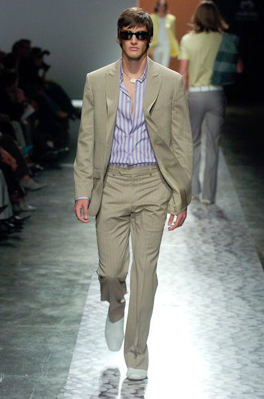 desfiles-ricardoalmeida-saopauloverao2005rtw-117
