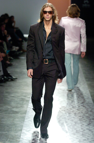 desfiles-ricardoalmeida-saopauloverao2005rtw-124
