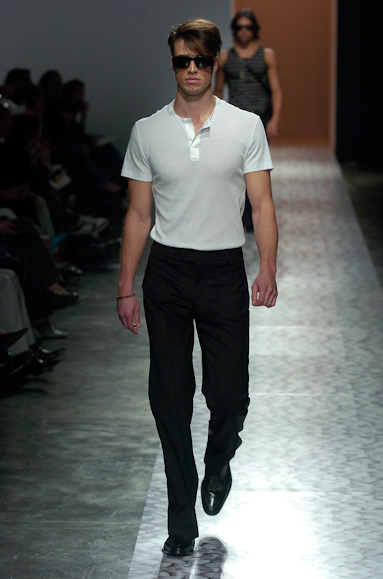 desfiles-ricardoalmeida-saopauloverao2005rtw-125