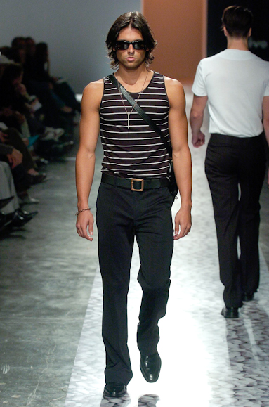 desfiles-ricardoalmeida-saopauloverao2005rtw-126