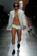 desfiles-ricardoalmeida-saopauloverao2005rtw-139