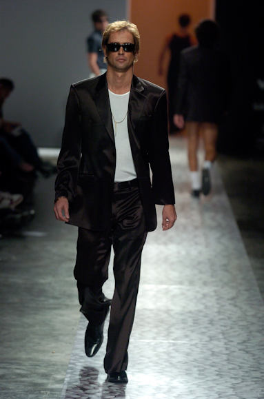 desfiles-ricardoalmeida-saopauloverao2005rtw-143