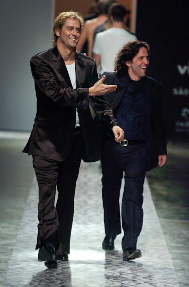 desfiles-ricardoalmeida-saopauloverao2005rtw-149