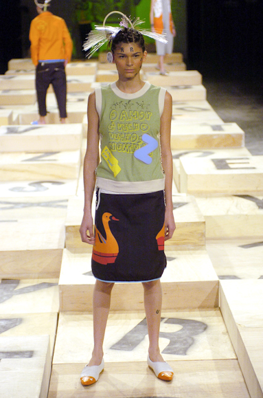 desfiles-ronaldofraga-saopauloverao2005rtw-136