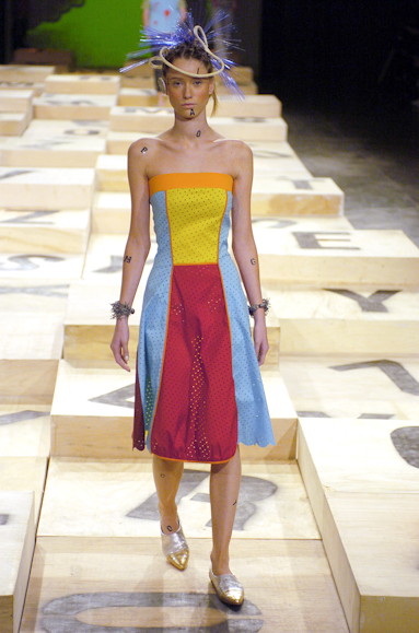 desfiles-ronaldofraga-saopauloverao2005rtw-146