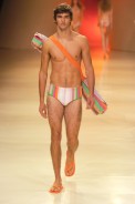 desfiles-rosacha-saopauloverao2005rtw-105