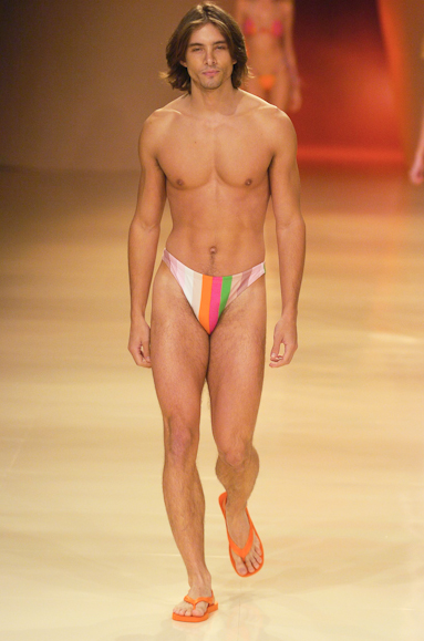desfiles-rosacha-saopauloverao2005rtw-107