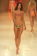 desfiles-rosacha-saopauloverao2005rtw-109