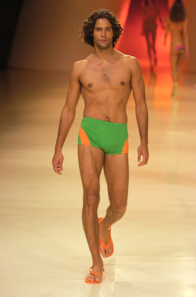 desfiles-rosacha-saopauloverao2005rtw-111
