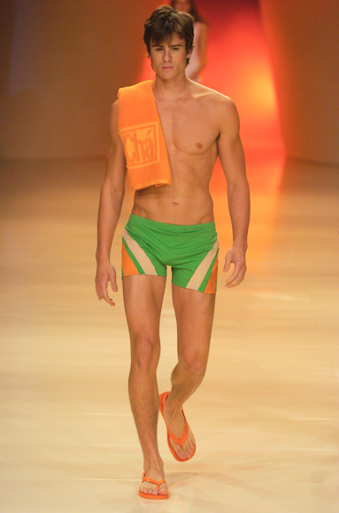 desfiles-rosacha-saopauloverao2005rtw-113