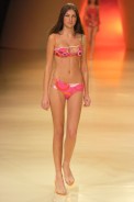 desfiles-rosacha-saopauloverao2005rtw-117