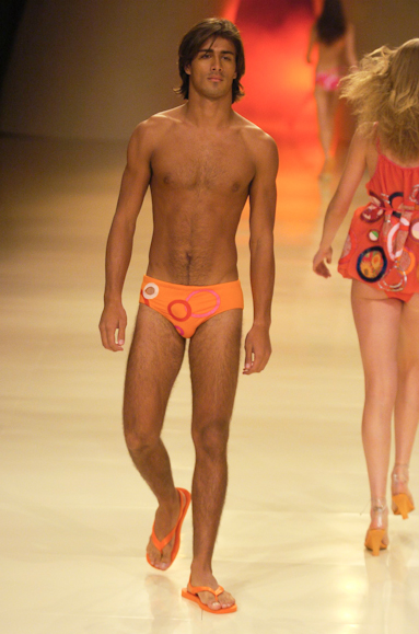 desfiles-rosacha-saopauloverao2005rtw-119
