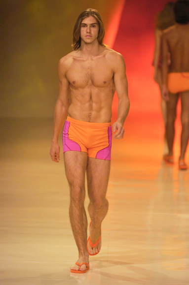 desfiles-rosacha-saopauloverao2005rtw-120