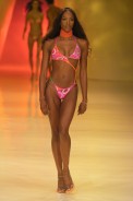 desfiles-rosacha-saopauloverao2005rtw-123