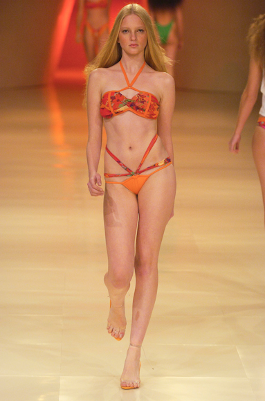 desfiles-rosacha-saopauloverao2005rtw-130