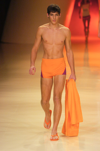 desfiles-rosacha-saopauloverao2005rtw-135