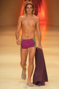 desfiles-rosacha-saopauloverao2005rtw-137