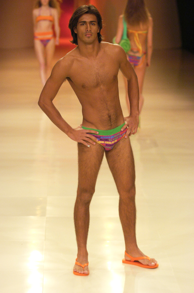 desfiles-rosacha-saopauloverao2005rtw-140
