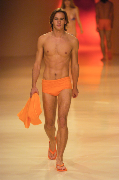 desfiles-rosacha-saopauloverao2005rtw-152
