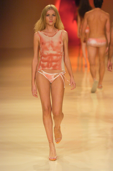 desfiles-rosacha-saopauloverao2005rtw-161