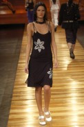 desfiles-uma-saopauloverao2005rtw-132
