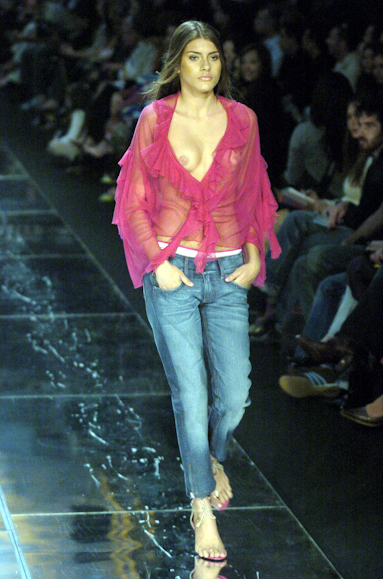desfiles-zoomp-saopauloverao2005rtw-135