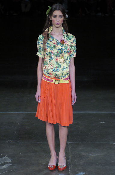 desfiles-alexandreherchcovich-saopauloinverno2005rtw-112
