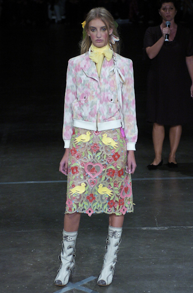 desfiles-alexandreherchcovich-saopauloinverno2005rtw-123