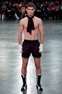 desfiles-alexandreherchcovichmen-saopauloinverno2005rtw-100