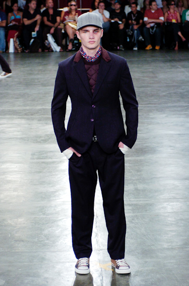desfiles-alexandreherchcovichmen-saopauloinverno2005rtw-106