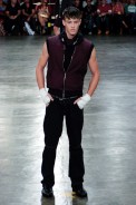 desfiles-alexandreherchcovichmen-saopauloinverno2005rtw-109