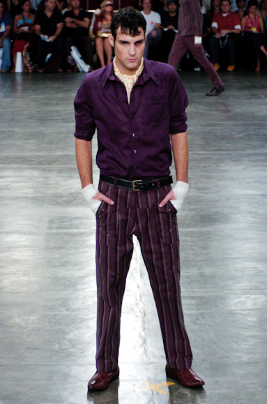 desfiles-alexandreherchcovichmen-saopauloinverno2005rtw-117